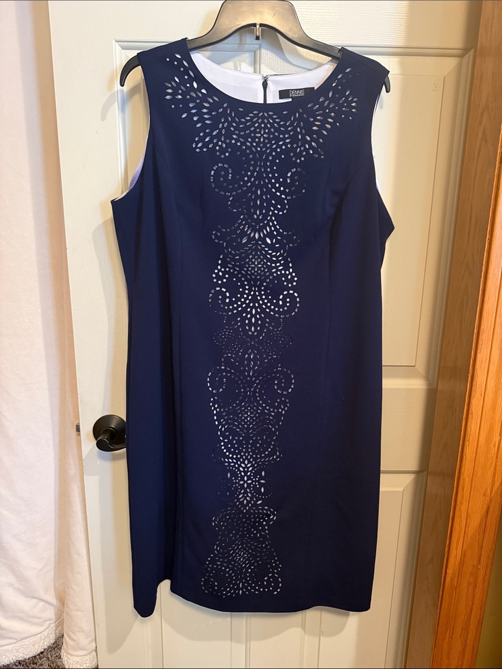 DENNIS By  Dennis Basso Navy Sleeveless Laser-Cut Sheath Dress